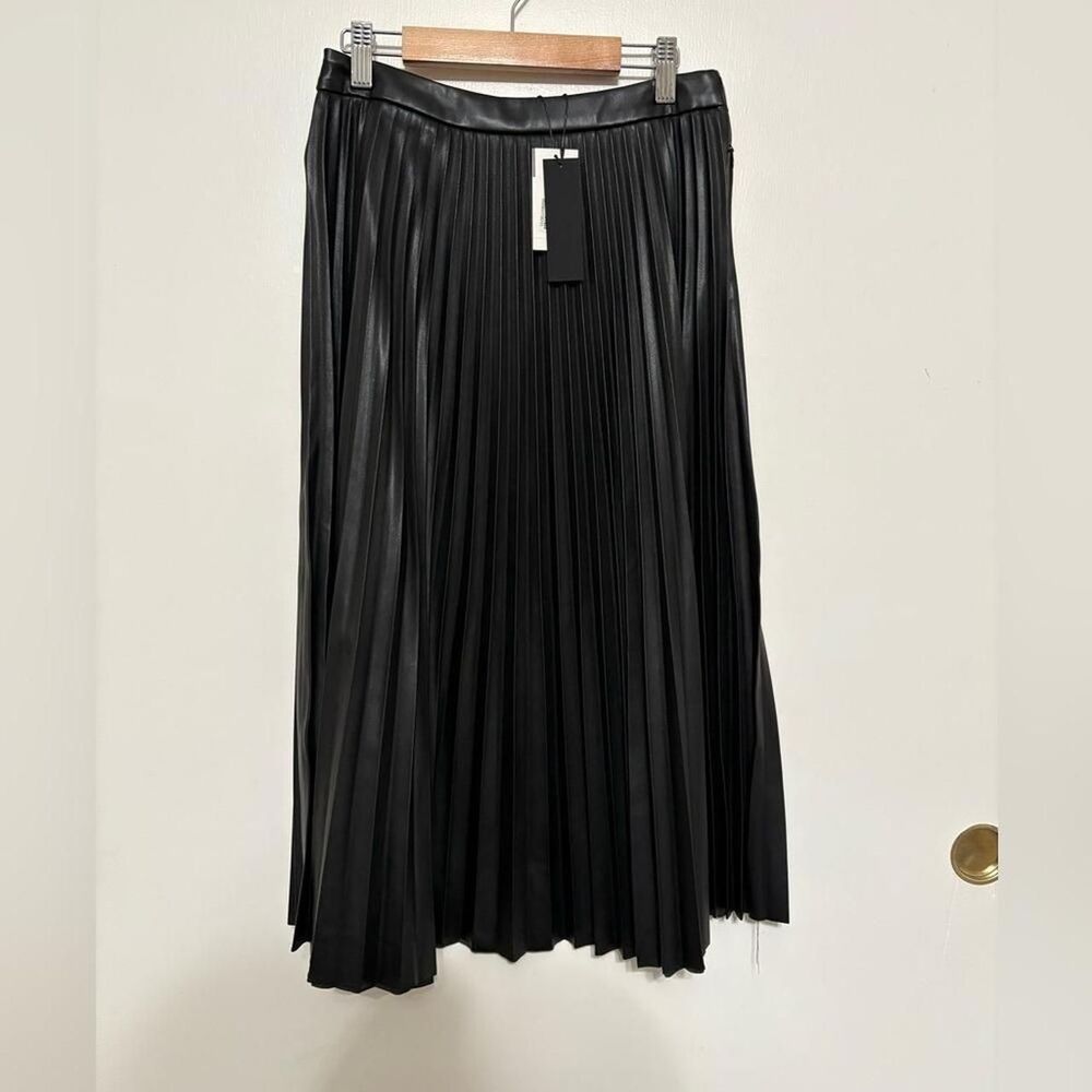 Lucy Paris Women's Black Skirt - Picture 2 of 8